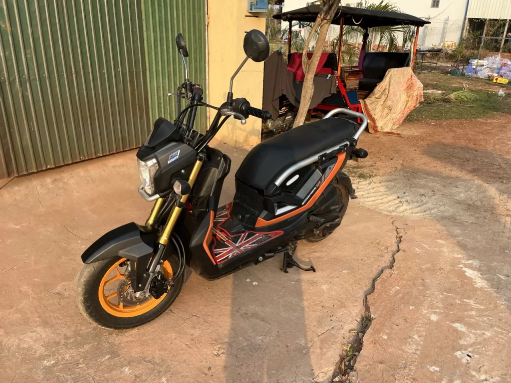 A Honda Zoomer motorbike scooter rental in Siem Reap Cambodia to take to Angkor Wat