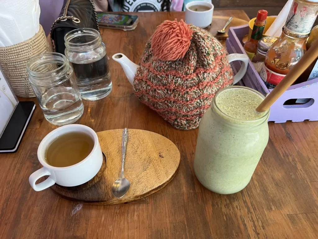 Hot Peppermint Tea and Green Mania Smoothie at Sister Srey Cafe - Vegan, Vegetarian and Gluten Free options in Siem Reap near Pub Street and Angkor Wat