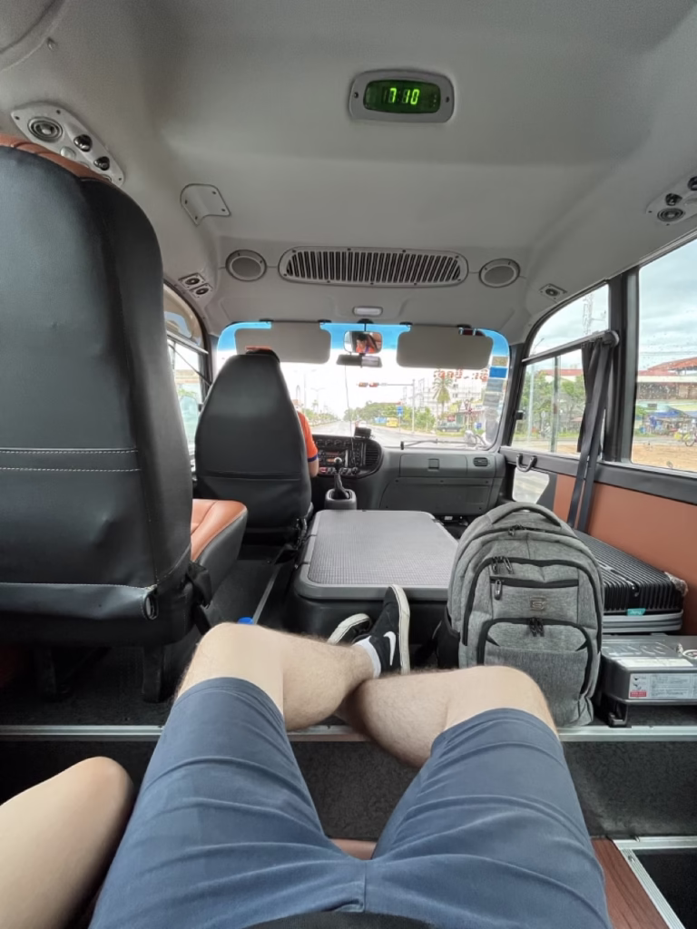 Private minivan taxi from Siem Reap to Phnom Penh