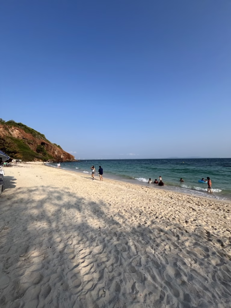 Beach on Koh Larn island near Pattaya city Thailand