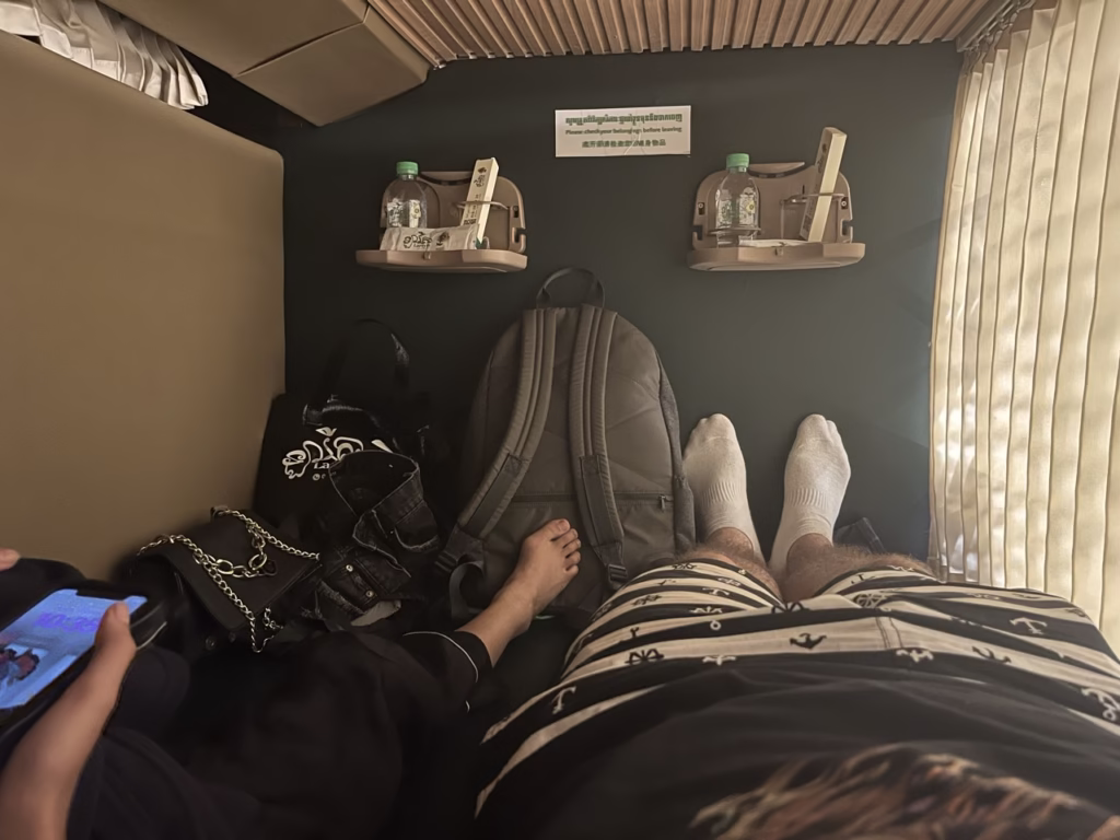 Larryta Night Bus from Siem Reap to Phnom Penh
